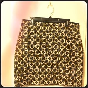 Black and gold lame Max Studio skirt